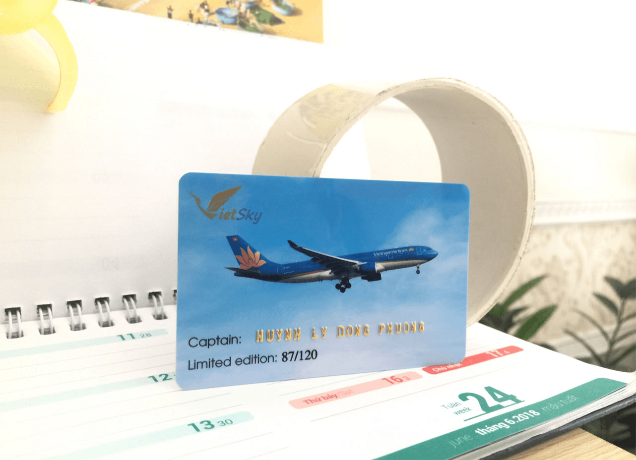 In thẻ nhựa, Thẻ ánh nhũ, Thẻ dập nổi
